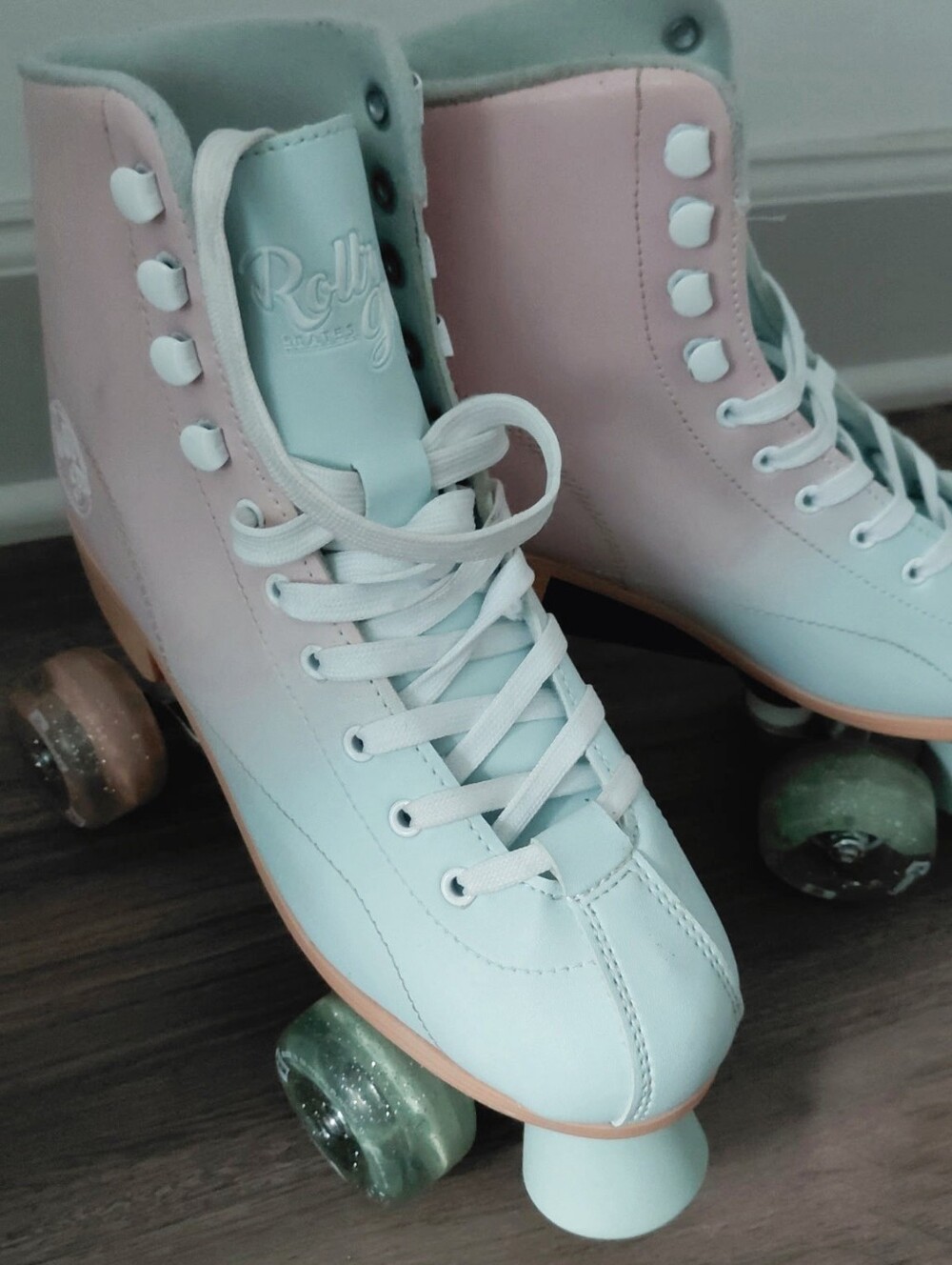 Women's Two-Tone Pastel Leather Roller Skates - Pink & Mint - Picture 5 of 9
